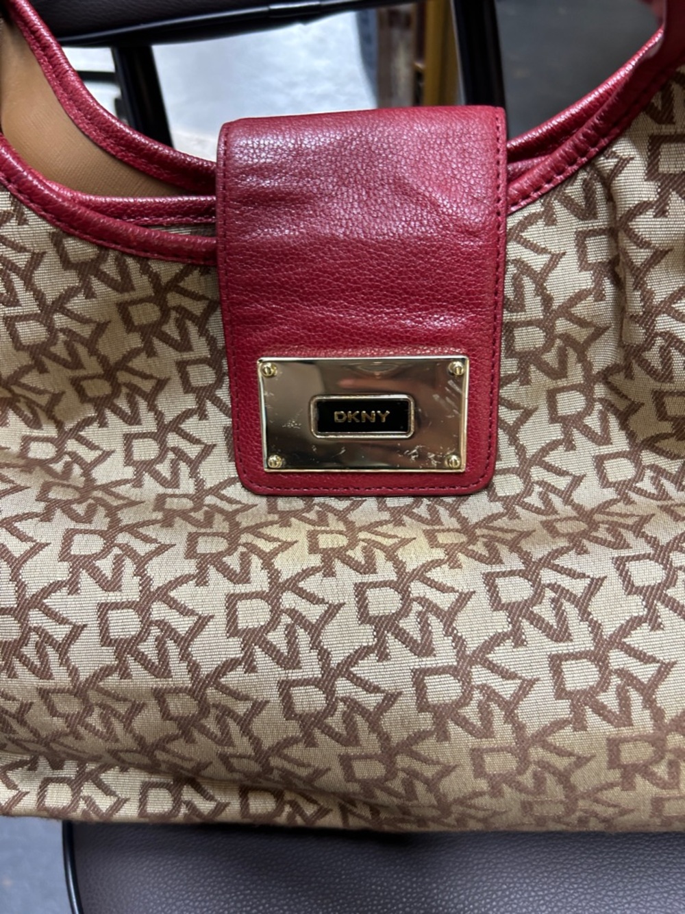 DKNY Beige Monogram Hobo with Red Trim - Picture 5 of 10